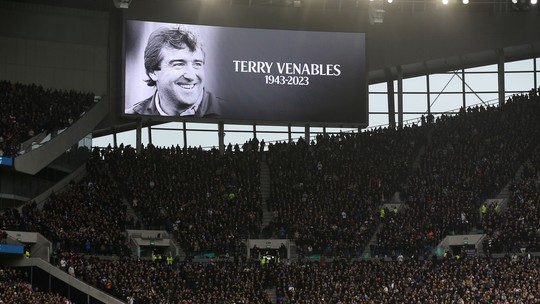Terry Venables, ex-treinador da Inglaterra e do Barcelona, morre aos 80 anos