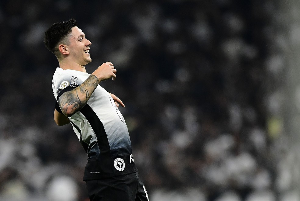 River Plate procurou o Corinthians por Garro, mas recebeu um