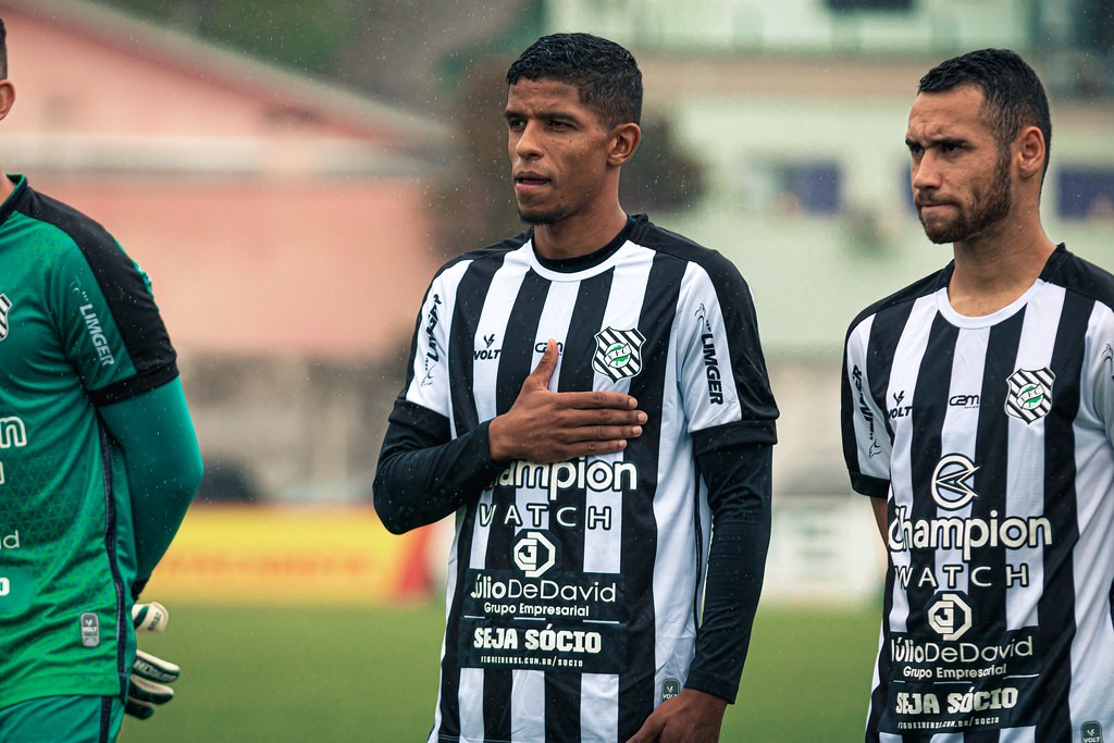 Figueirense não paga dívida com Cascavel e pode sofrer transfer ban