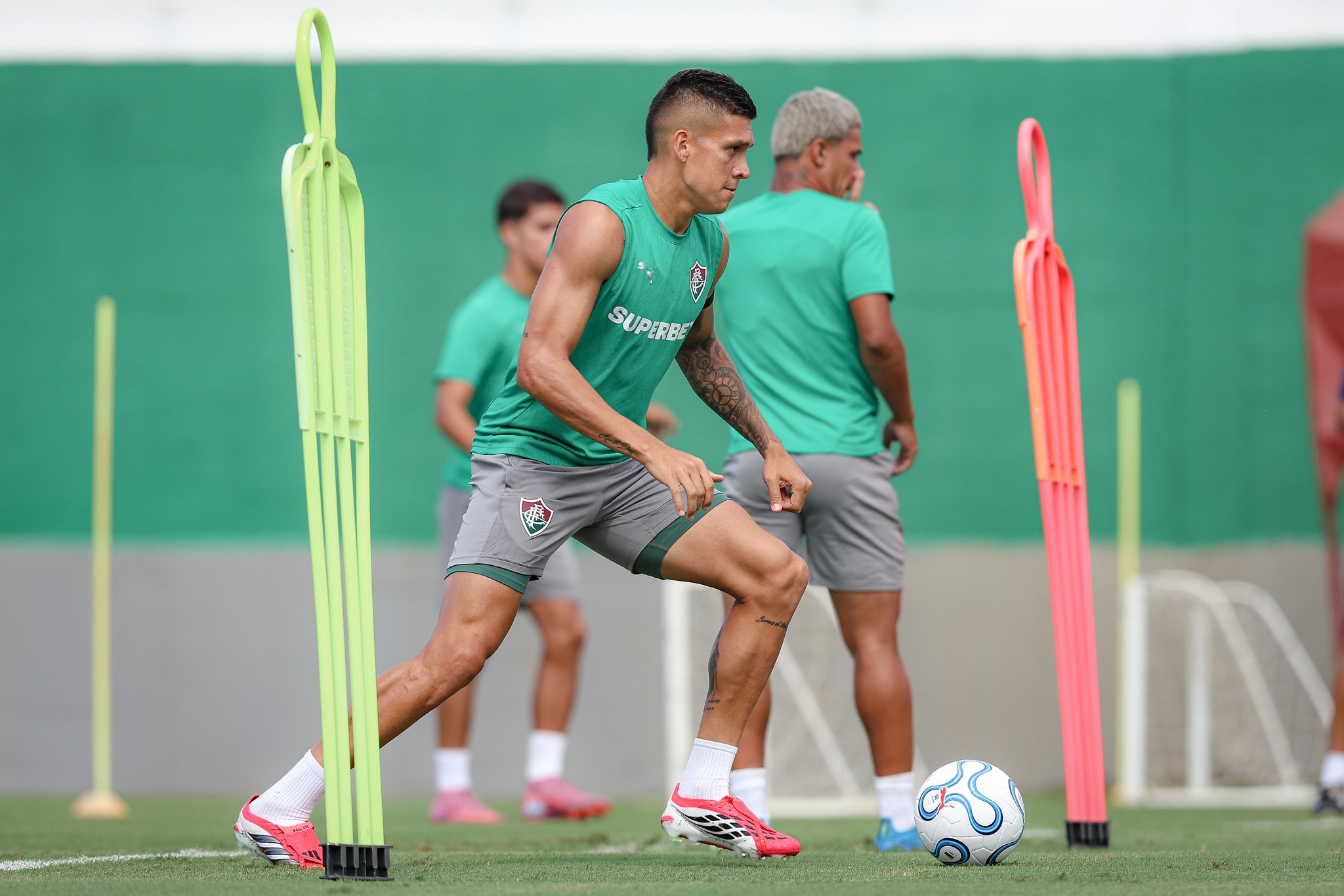 Zubeldía confirma estreia de Millán pelo Fluminense em duelo contra Santos ou Operário-PR