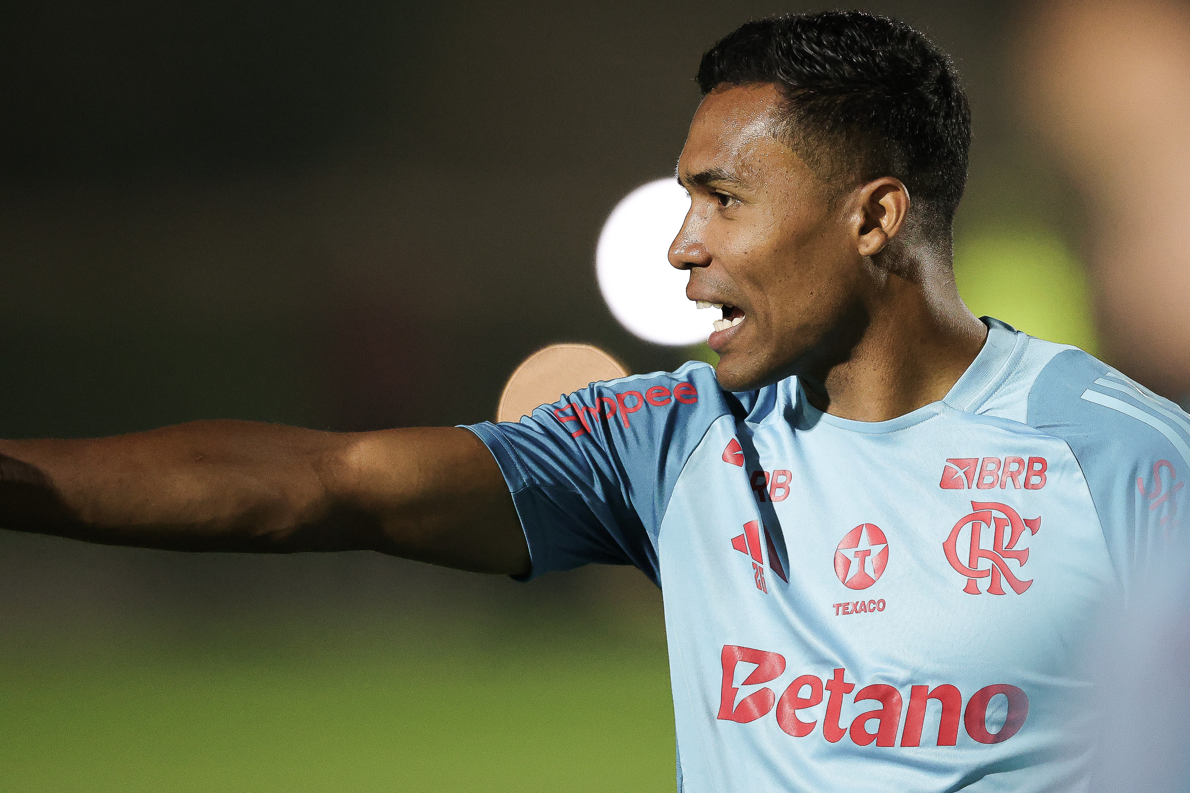 Confiança para a final! Alex Sandro fala sobre final do Mundial e favoritismo do PSG