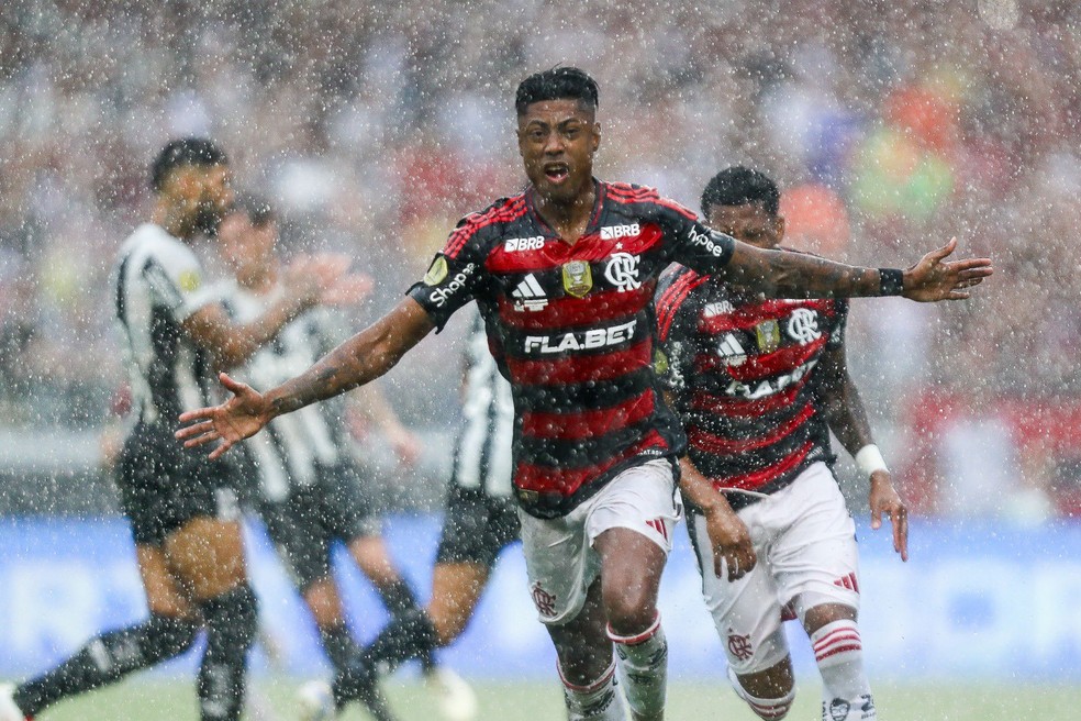 Bruno Henrique comemora gol em Botafogo x Flamengo/ Supercopa Rei — Foto: Gilvan de Souza / CRF