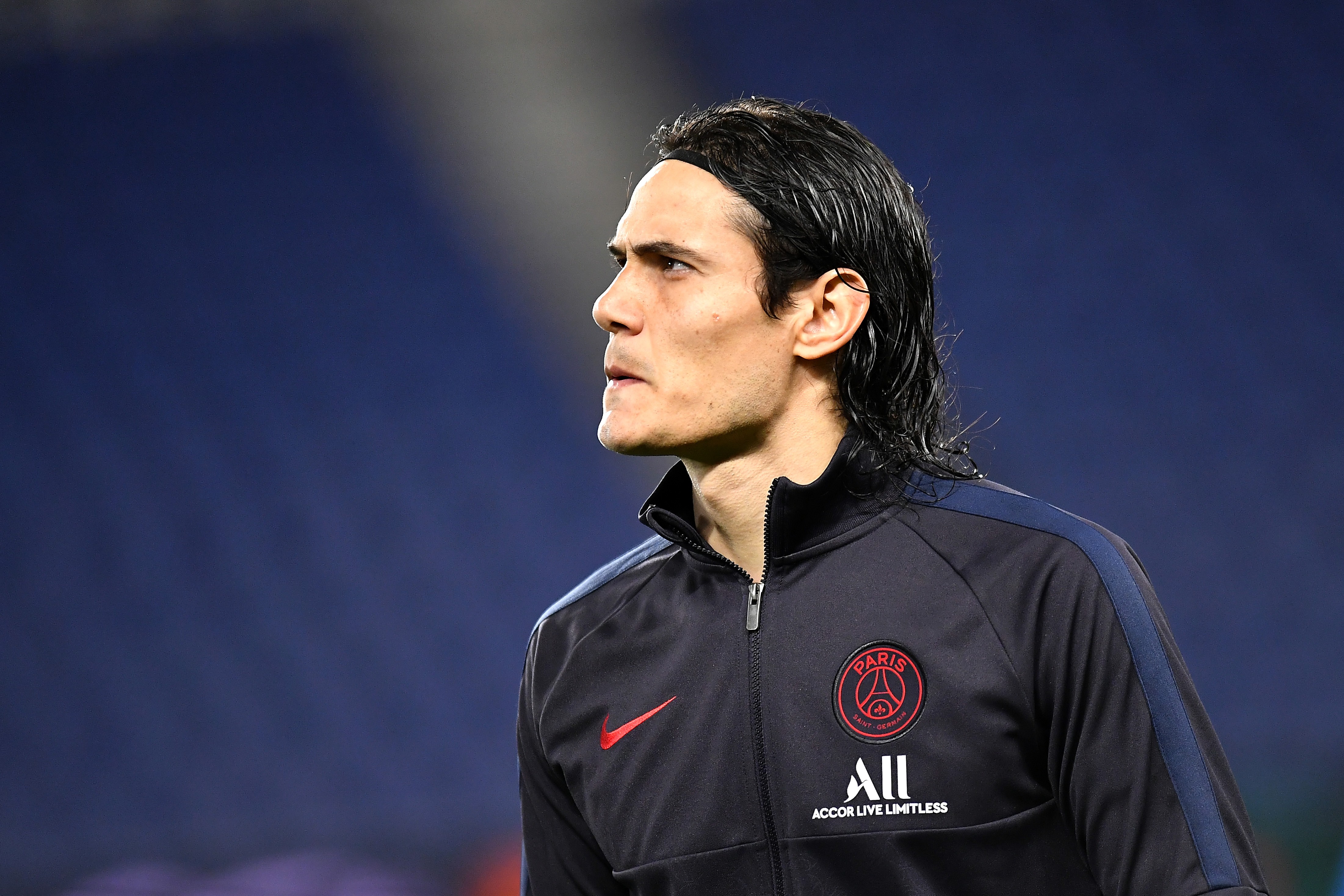 Cavani chega a acordo de dois anos com o Manchester United e deve ser ...