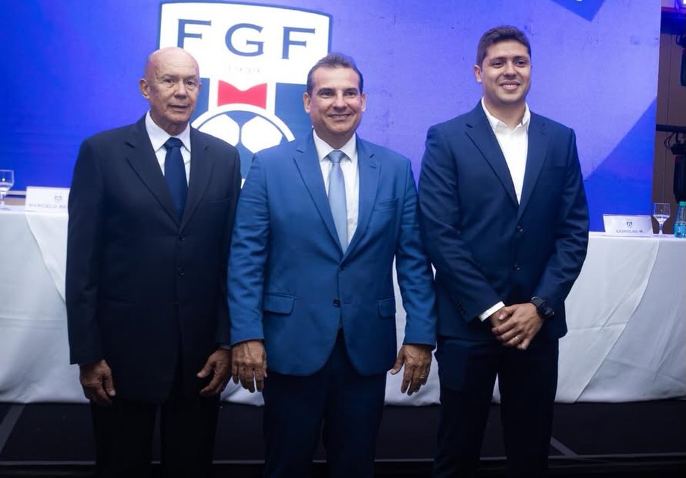 André Pitta ao lado dos vices Leonídio dos Anjos e Ronei Júnior — Foto: Divulgação / FGF