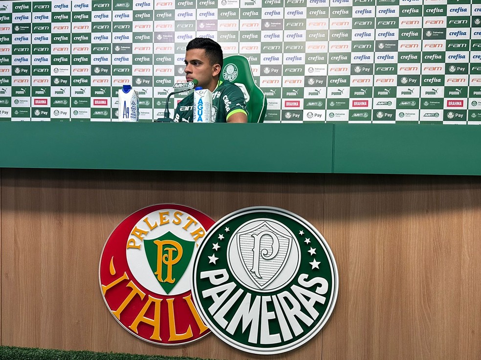 Bruno Rodrigues é apresentado no Palmeiras — Foto: Thiago Ferri