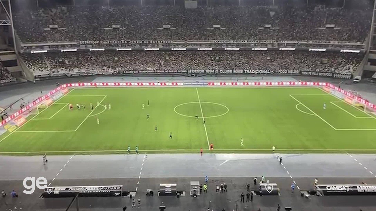 Torcida do Botafogo provoca Corinthians: 'Vai jogar a Série B'