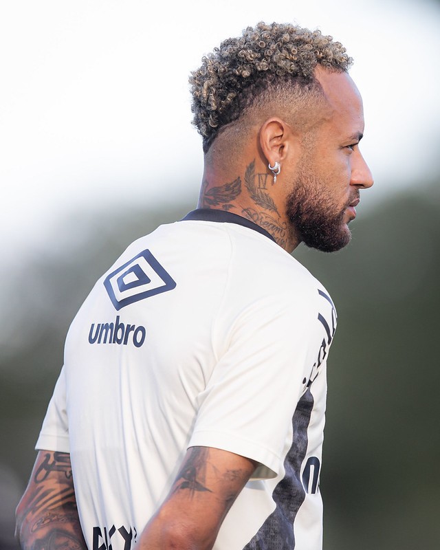Com Neymar, Santos divulga lista de relacionados para jogo contra o San Lorenzo