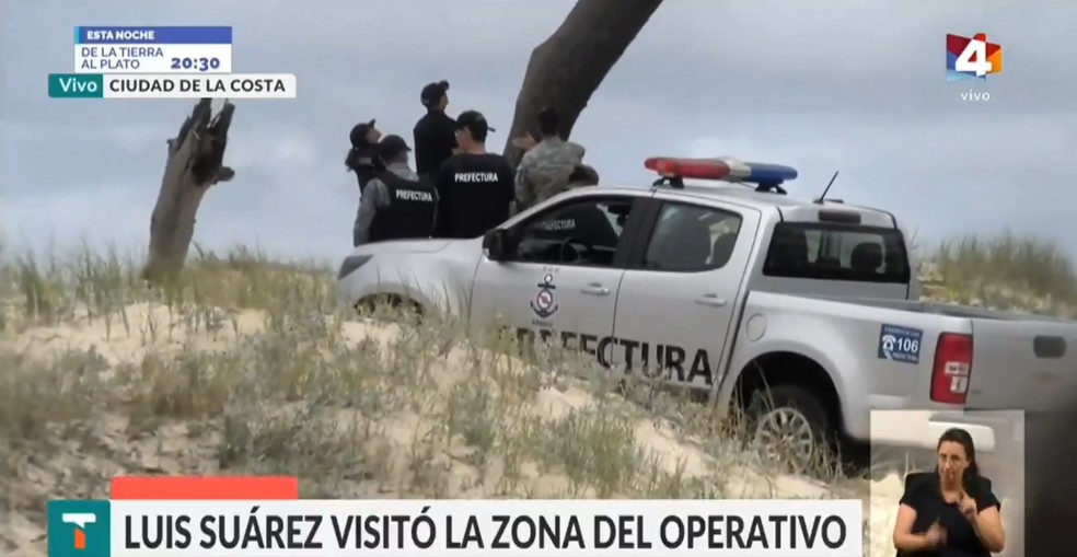 Luis Suárez ajuda a convencer homem a não se suicidar — Foto: Reprodução/Canal 4