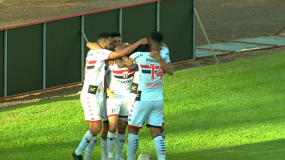 São Paulo busca manter invencibilidade de cinco anos contra Botafogo-SP