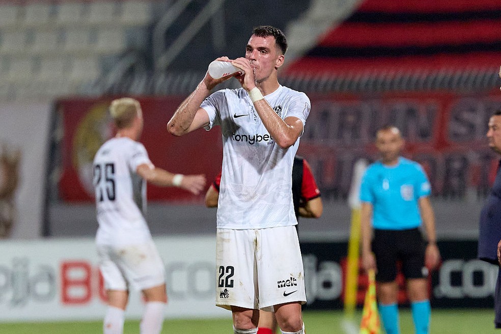 Darko Lemajic, atacante sérvio do Rigas FS, lidera a corrida pela Chuteira de Ouro.