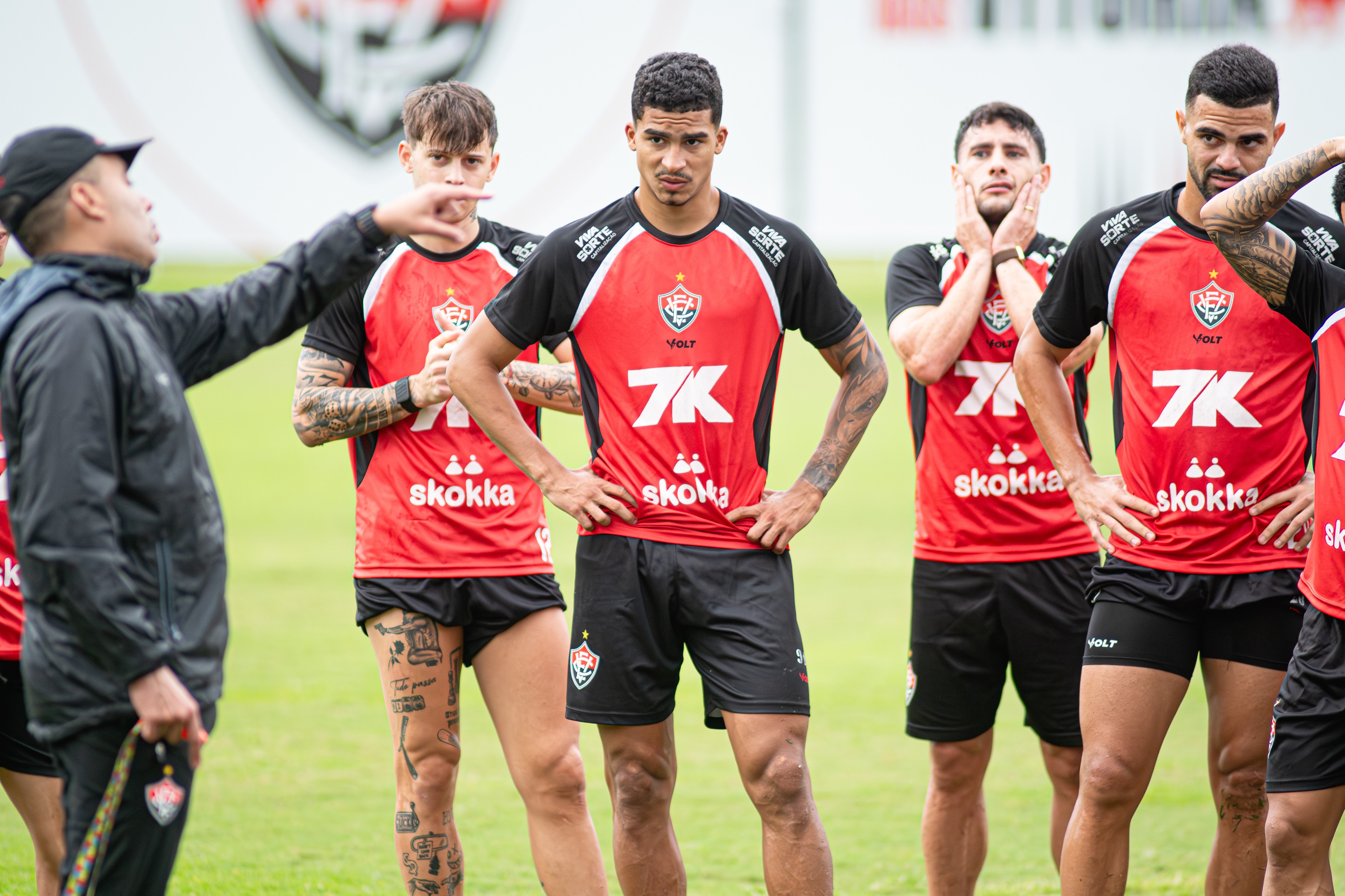 Jair Ventura defende trabalho no Vitória em meio à pior campanha do returno: "Estamos na zona?"
