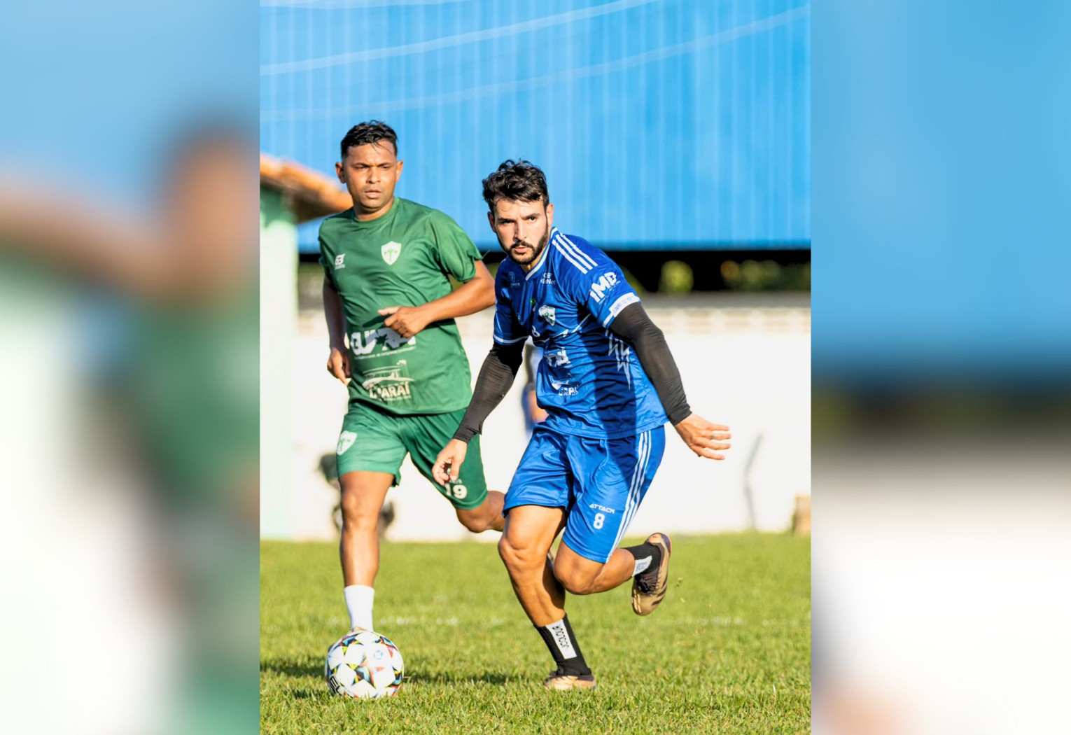 Time do Guaraí comemorando gol no Estádio Delfinão