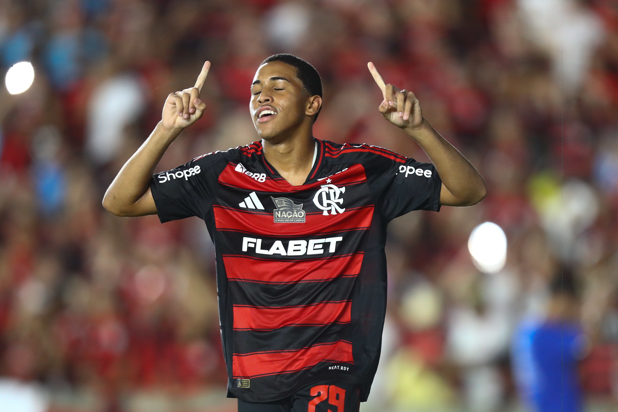 Família de Joshua se emociona com seu primeiro gol marcado pelo Flamengo