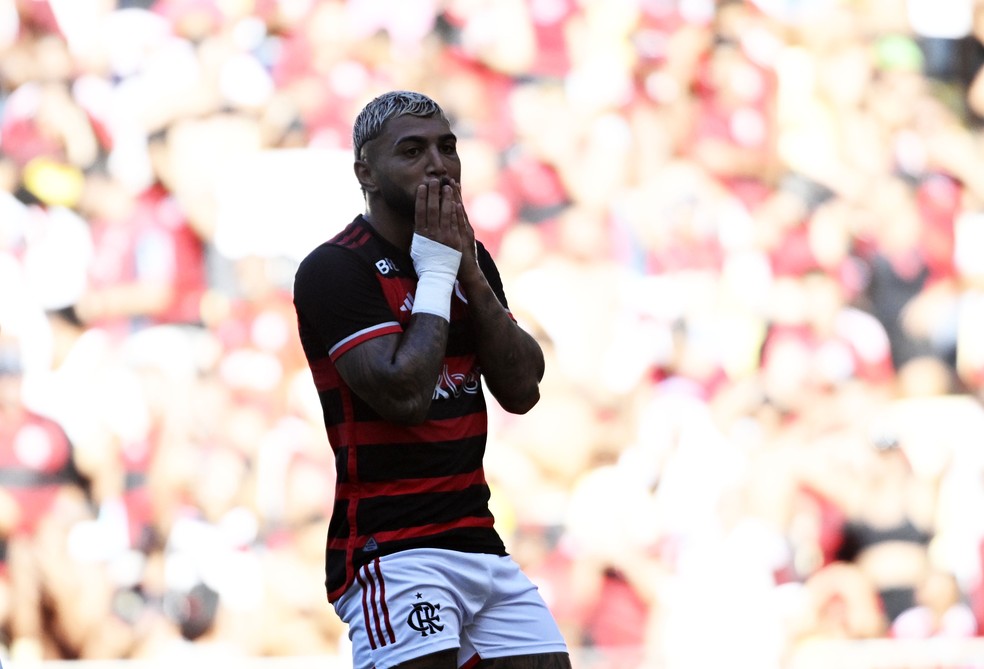 Gabigol lamenta gol perdido em Flamengo x Volta Redonda — Foto: André Durão / ge