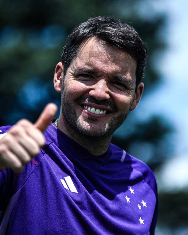 Cruzeiro: Larcamón busca primeira final com tradição de estrangeiros no Mineiro.