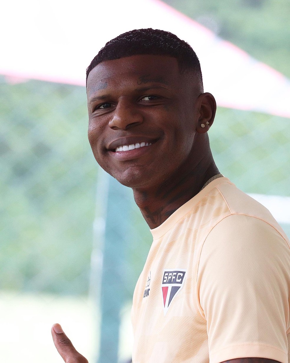 Arboleda em treino do São Paulo — Foto: Rubens Chiri/saopaulofc.net