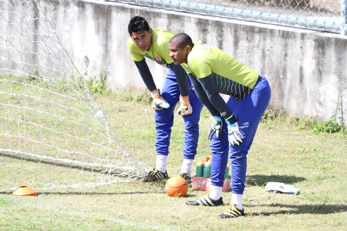 De volta! O paredão Tiago Cardoso acerta seu retorno ao clube, Santa Cruz  Futebol Clube - Recife PE