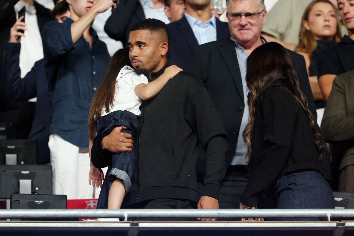 Barcelona anuncia contratação de Gabriel Jesus