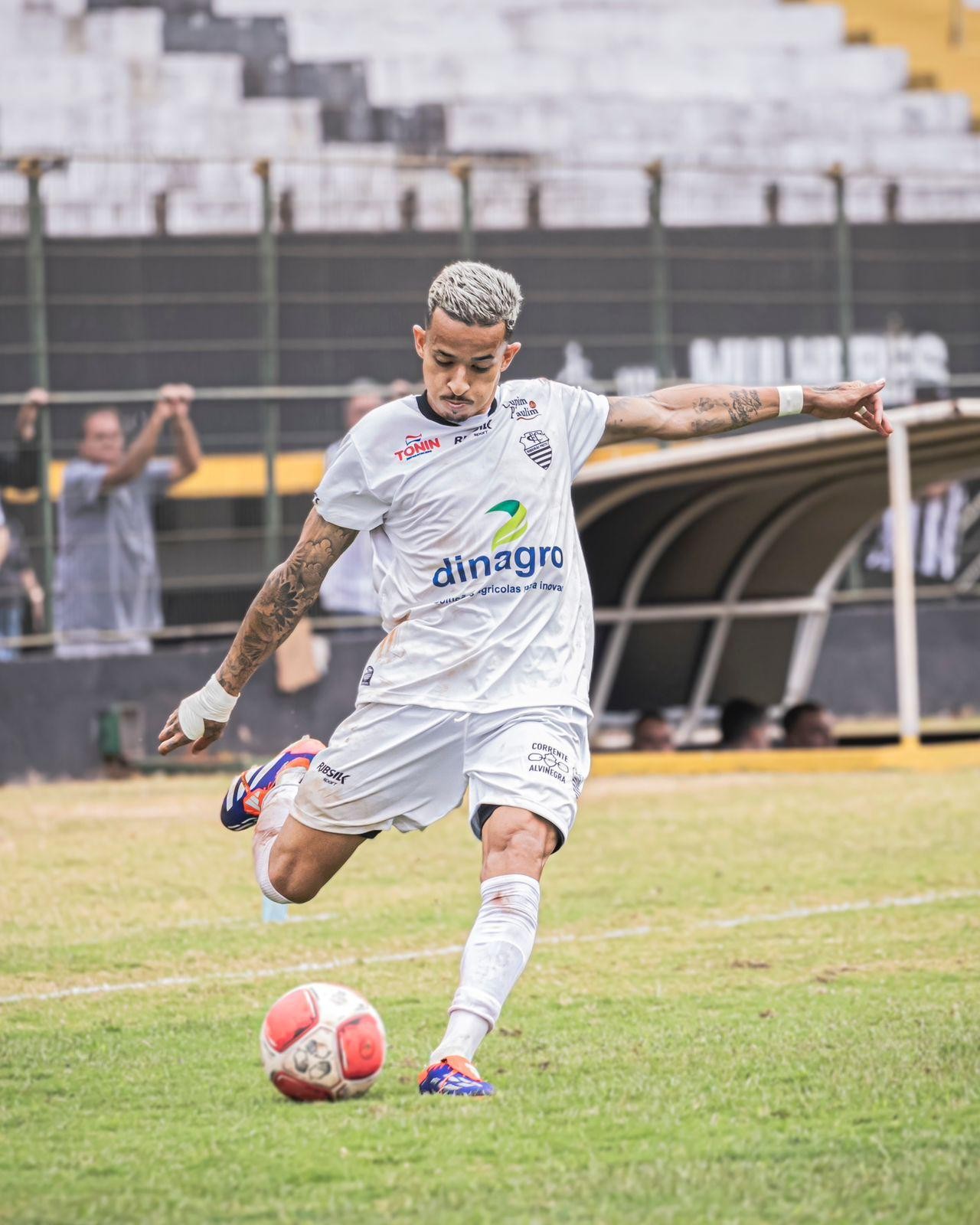 Gustavo Henrique cita “camisa pesada” e “torcida” como motivações em volta ao Comercial