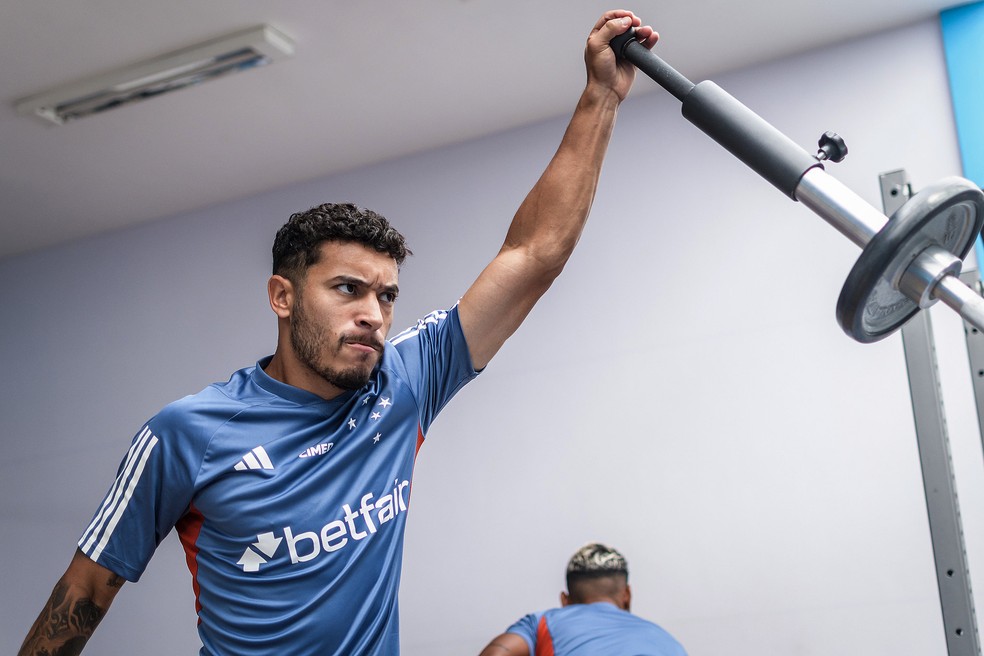 William em treino do Cruzeiro na academia — Foto: Gustavo Aleixo/Cruzeiro