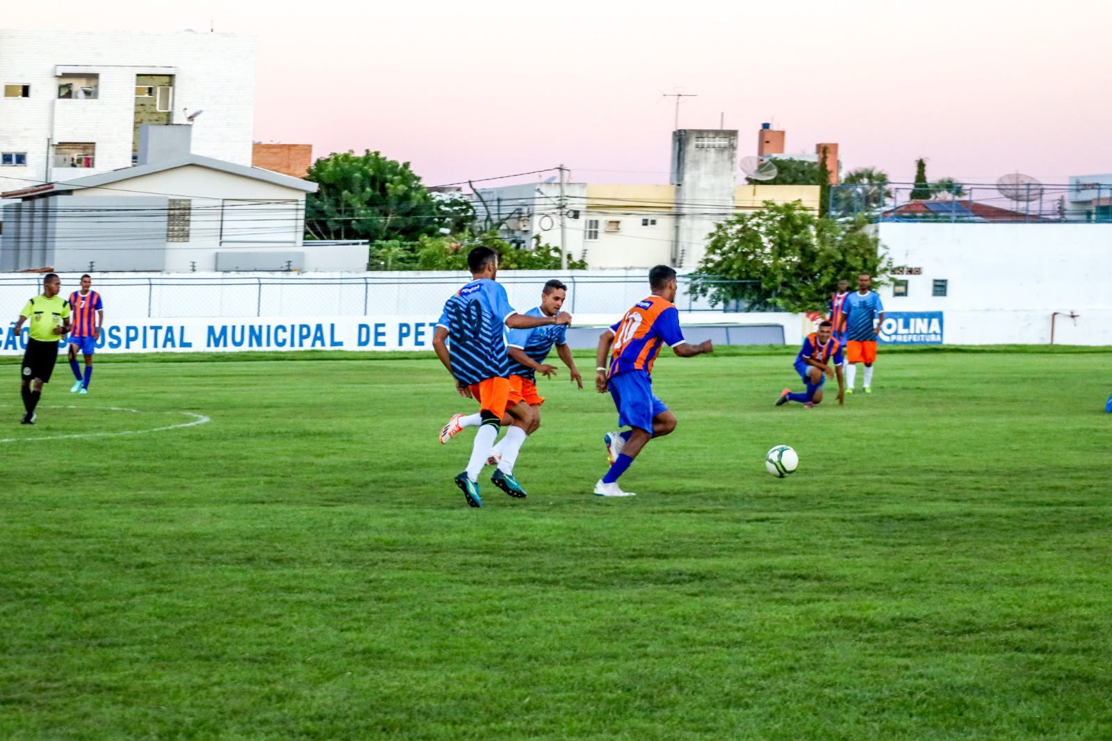 Agenda ge: fim de semana tem futebol amador, Pega de Boi e livro sobre o América de Petrolina