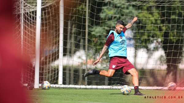 Grêmio mantém interesse em Pedro Henrique do Athletico apesar do prazo curto