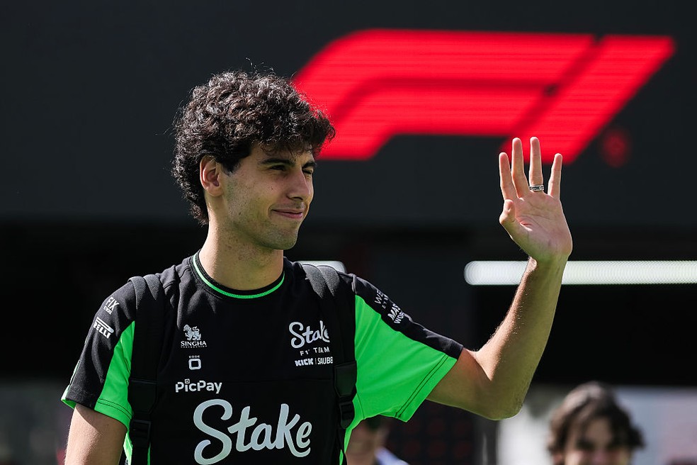 Gabriel Bortoleto antes do treino livre 1 no GP do México — Foto: Bryn Lennon - Formula 1/Formula 1 via Getty Images