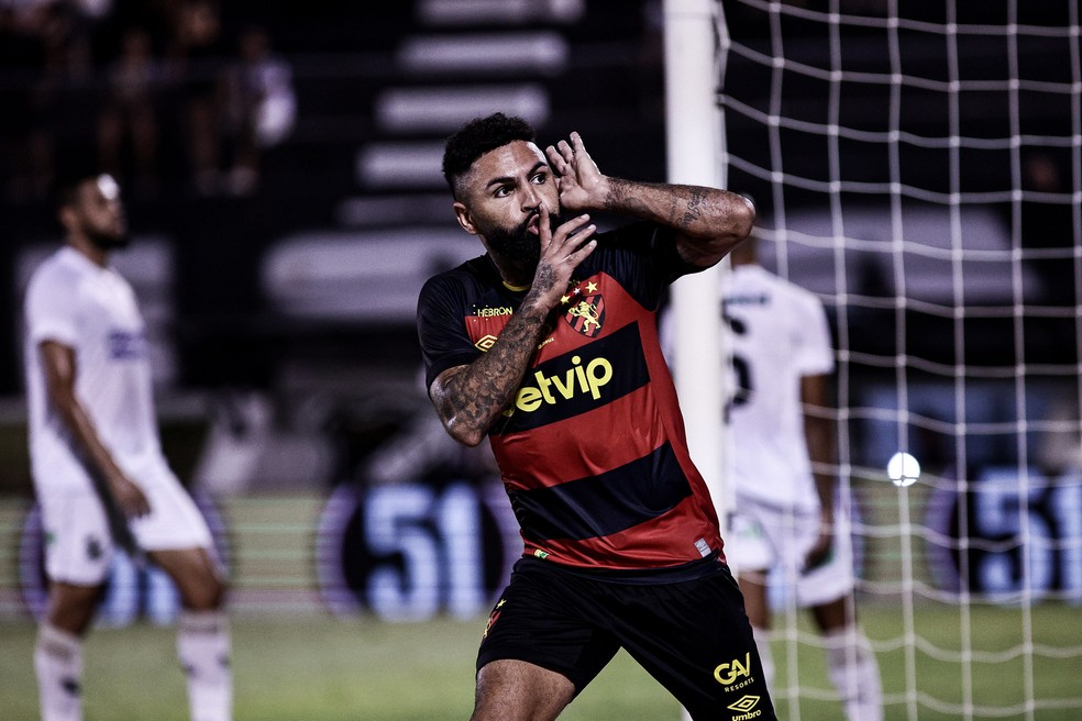 Romarinho comemora gol do Sport sobre o ABC — Foto: Paulo Paiva/Sport