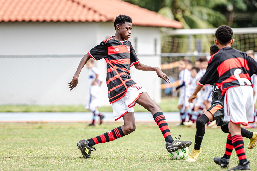 Papa Diop, senegalês do time sub-10 do Flamengo — Foto: @srpatricio_ / IberCup