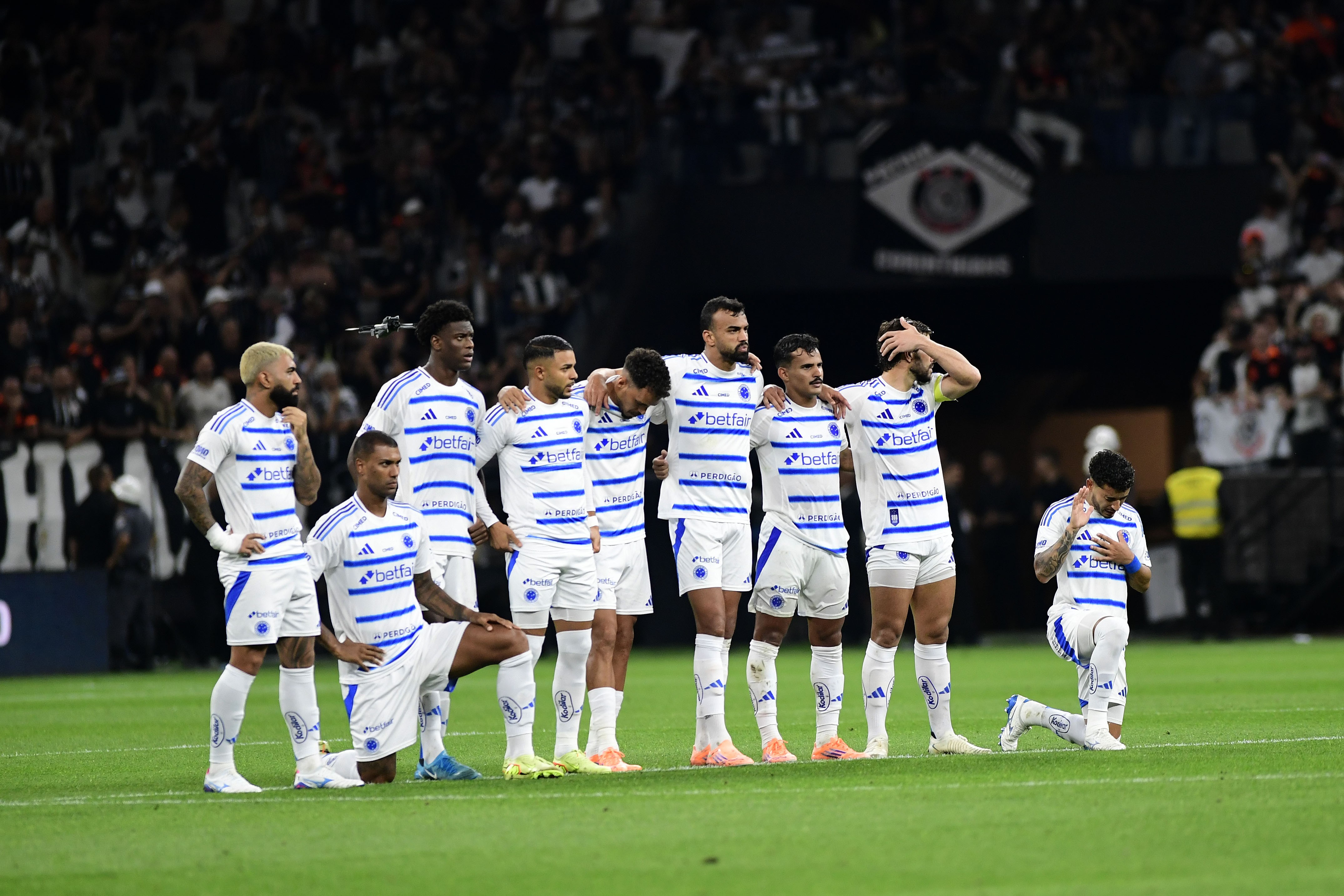 Cruzeiro encerra 2021 com expectativas e incertezas para temporada de 2026