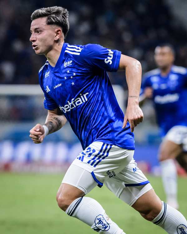 Cruzeiro x Lanús: jogadores comentam sobre declaração polêmica do goleiro.