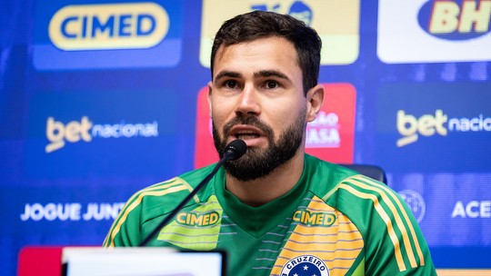 No Cruzeiro, Matheus Cunha revela que urgência com esposa motivou saída antecipada do Flamengo