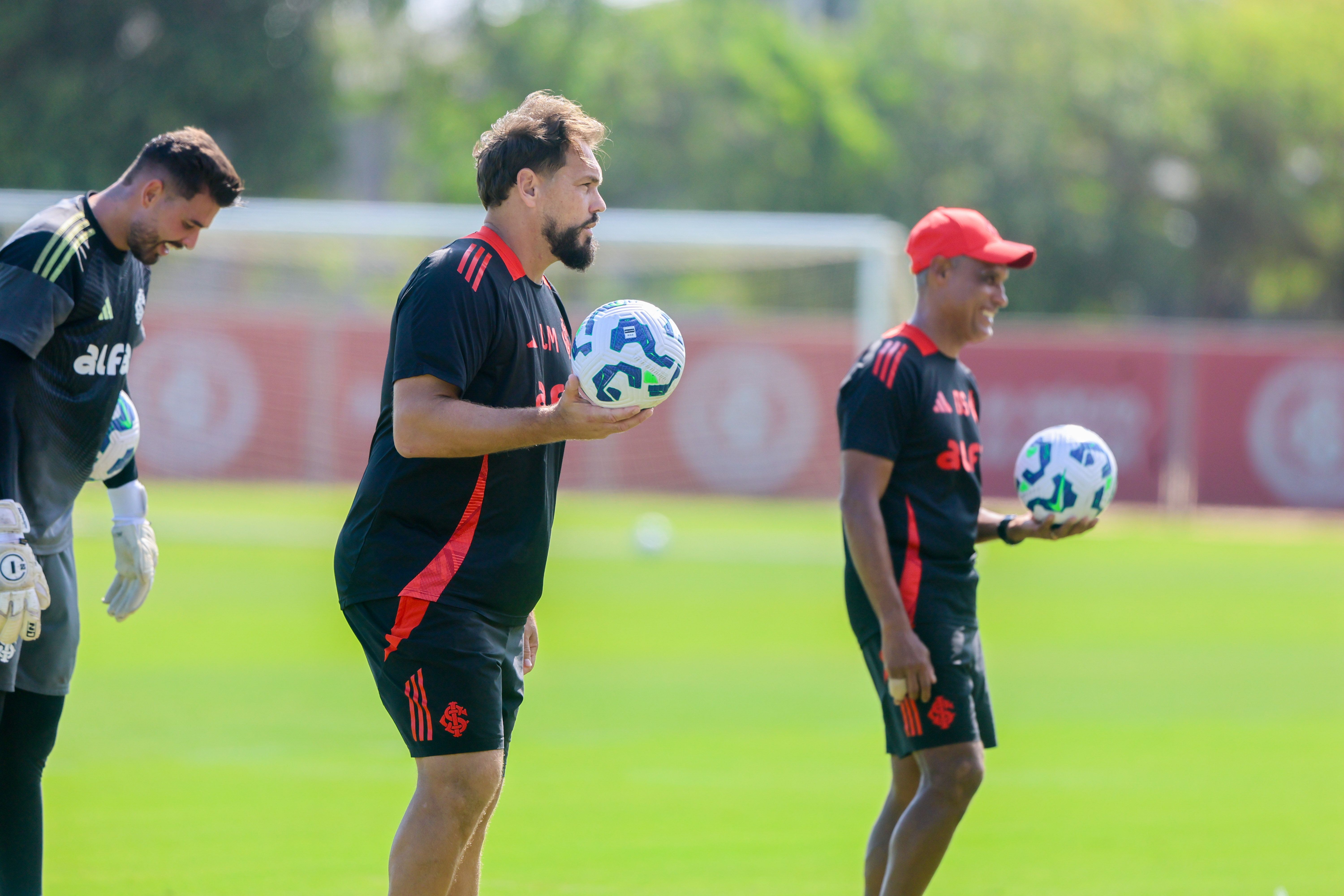 Inter demite preparador de goleiros e auxiliares da comissão técnica | Ge