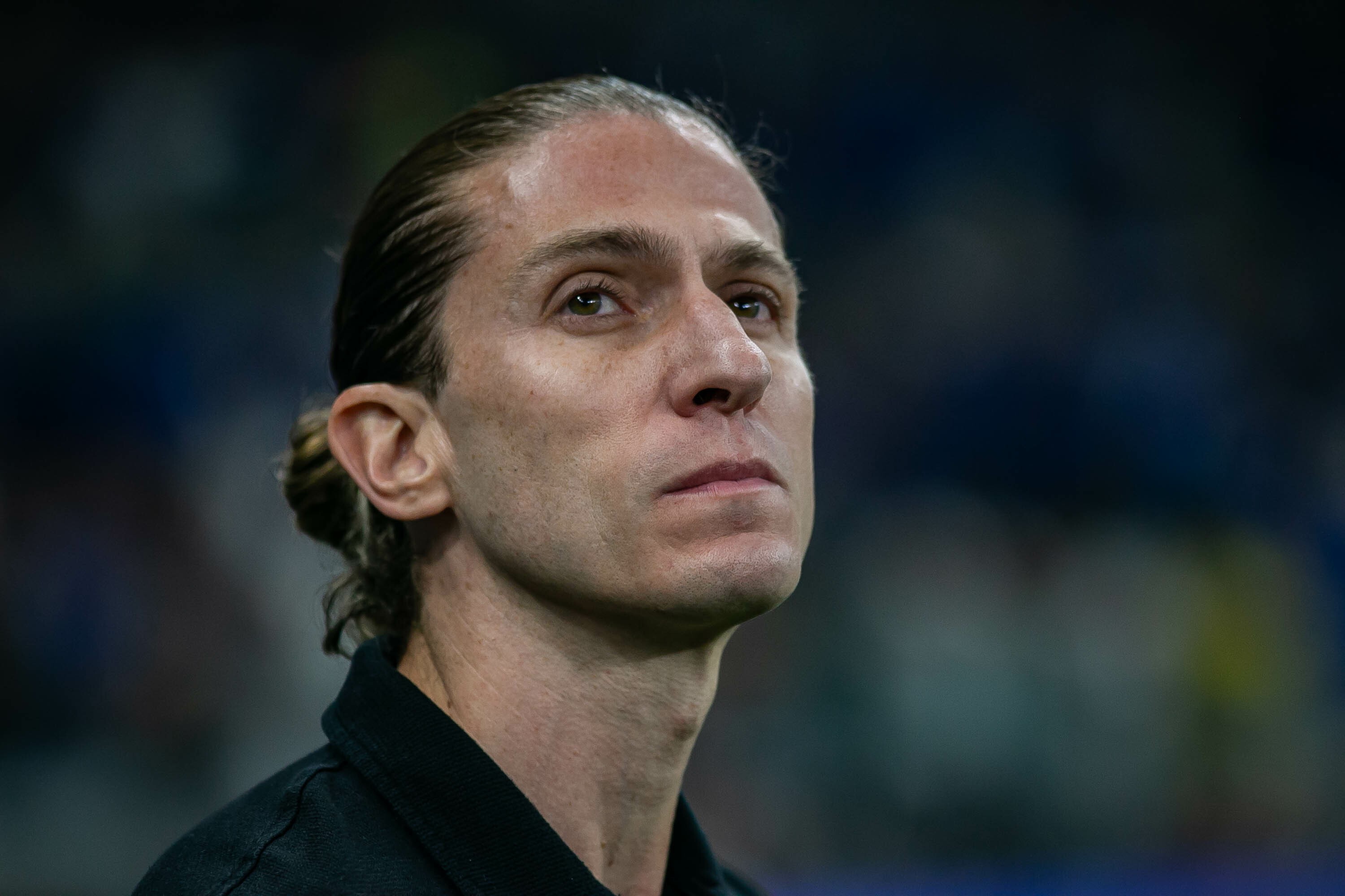 Filipe Luís em ação durante o jogo entre Flamengo e Cruzeiro no Mineirão