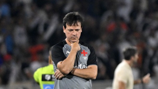 Diniz exalta Vegetti após vitória sobre o Fluminense: "Personifica o que é o Vasco"