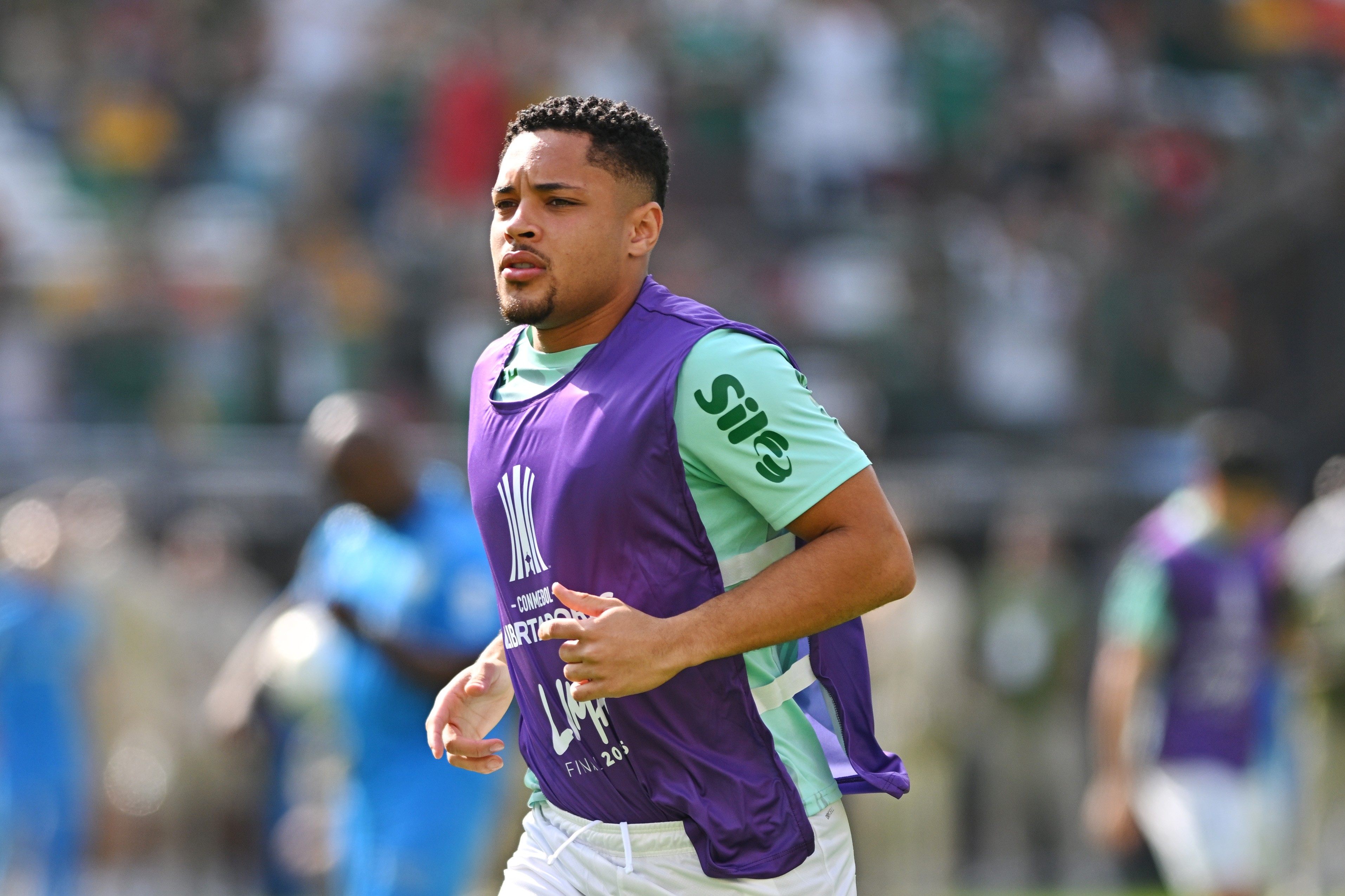 QUER FICAR: Vitor Roque garante permanência no Palmeiras e descarta propostas da Europa