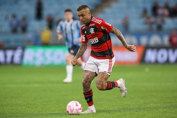 Em baixa, Everton Cebolinha tem brecha para sequência que não recebe desde junho no Flamengo