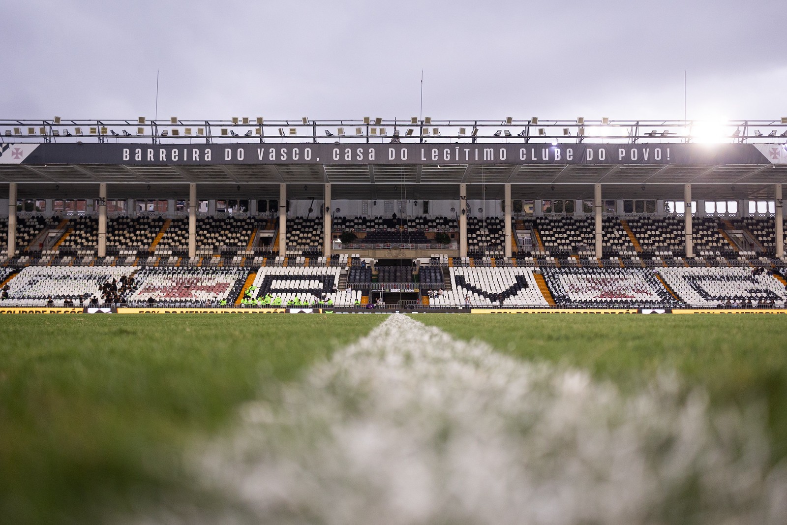 Gramado de São Januário gera insatisfação, e Vasco cobra ajustes | Ge