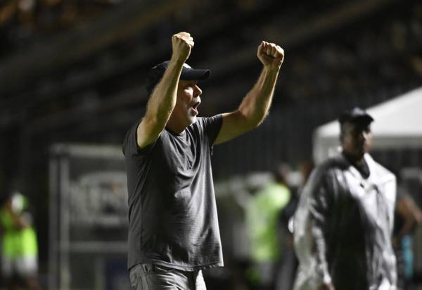 Mano vê Corinthians recuperado após 
