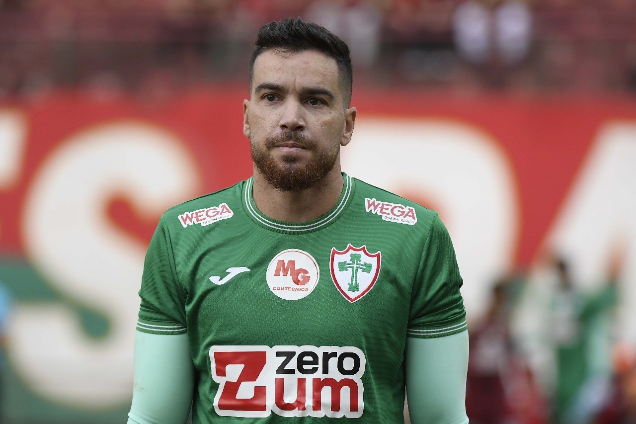 Portuguesa anuncia o empréstimo de Rafael Pascoal e Leandro