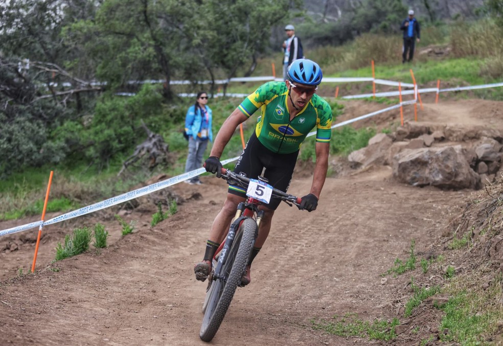 José Gabriel Marques em ação no cross country olímpico do MTB — Foto: Wander Roberto/COB