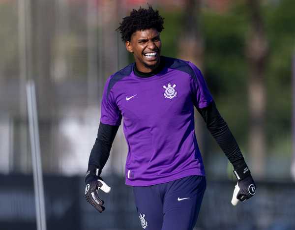 Hugo Souza destaca importância de Neymar em clássico pelo Corinthians: 