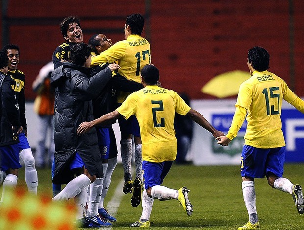 Jair Ventura cita sumiço de geração campeã com Seleção sub-17 e aprova regra para estrangeiros