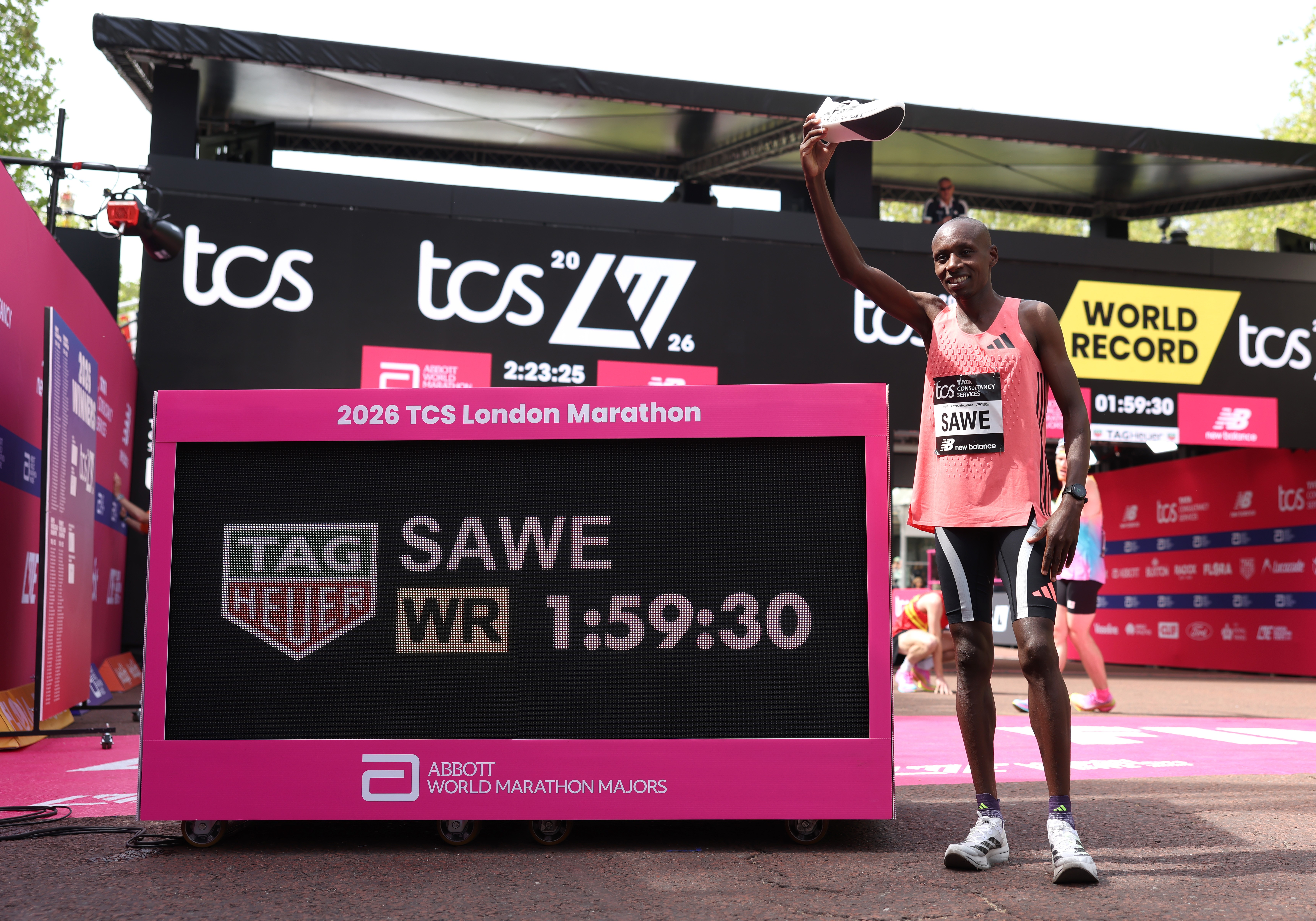 Sebastian Sawe quebra recorde e faz história na maratona de Londres