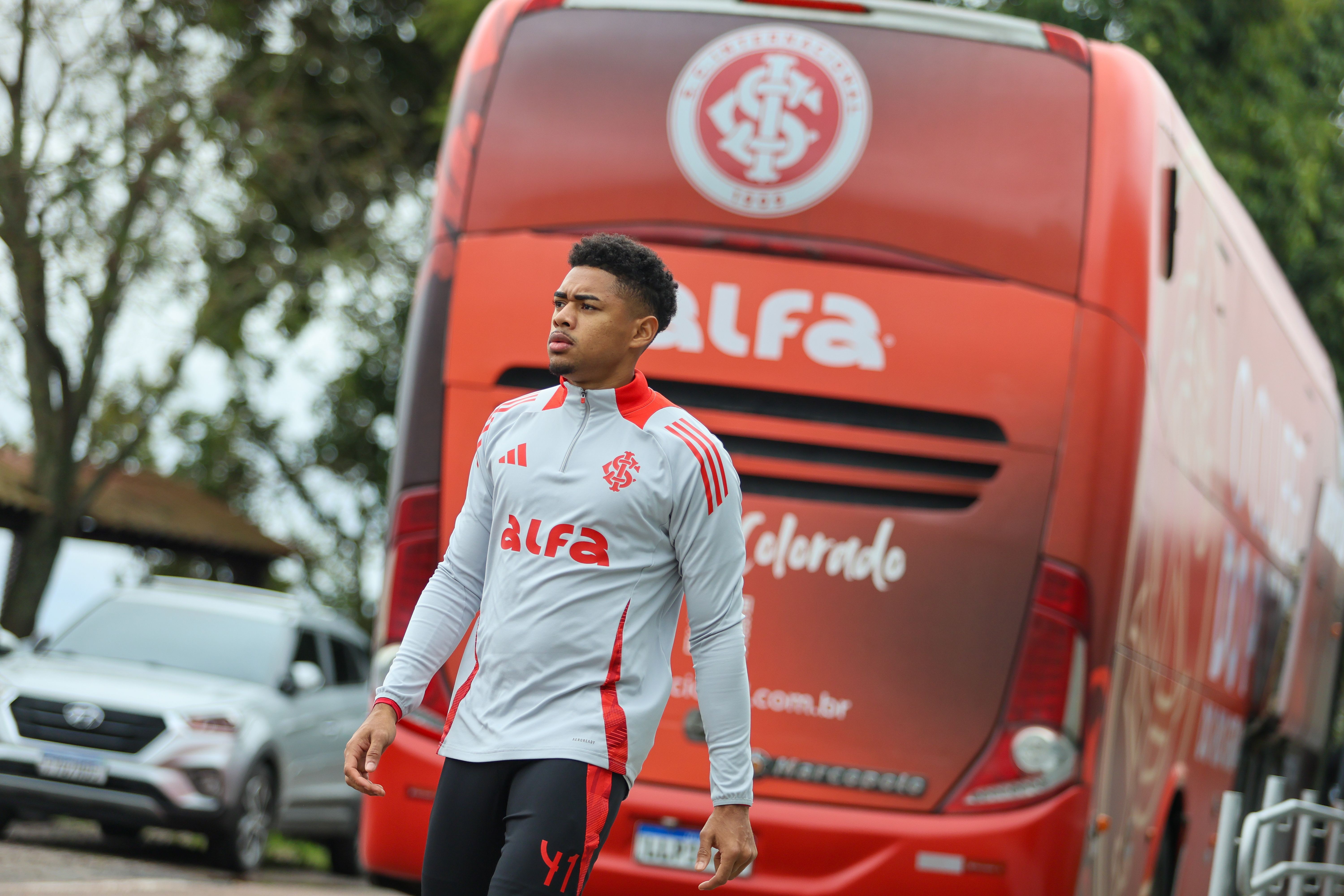 Inter efetua pagamento ao Sport e exerce compra de Victor Gabriel | Ge