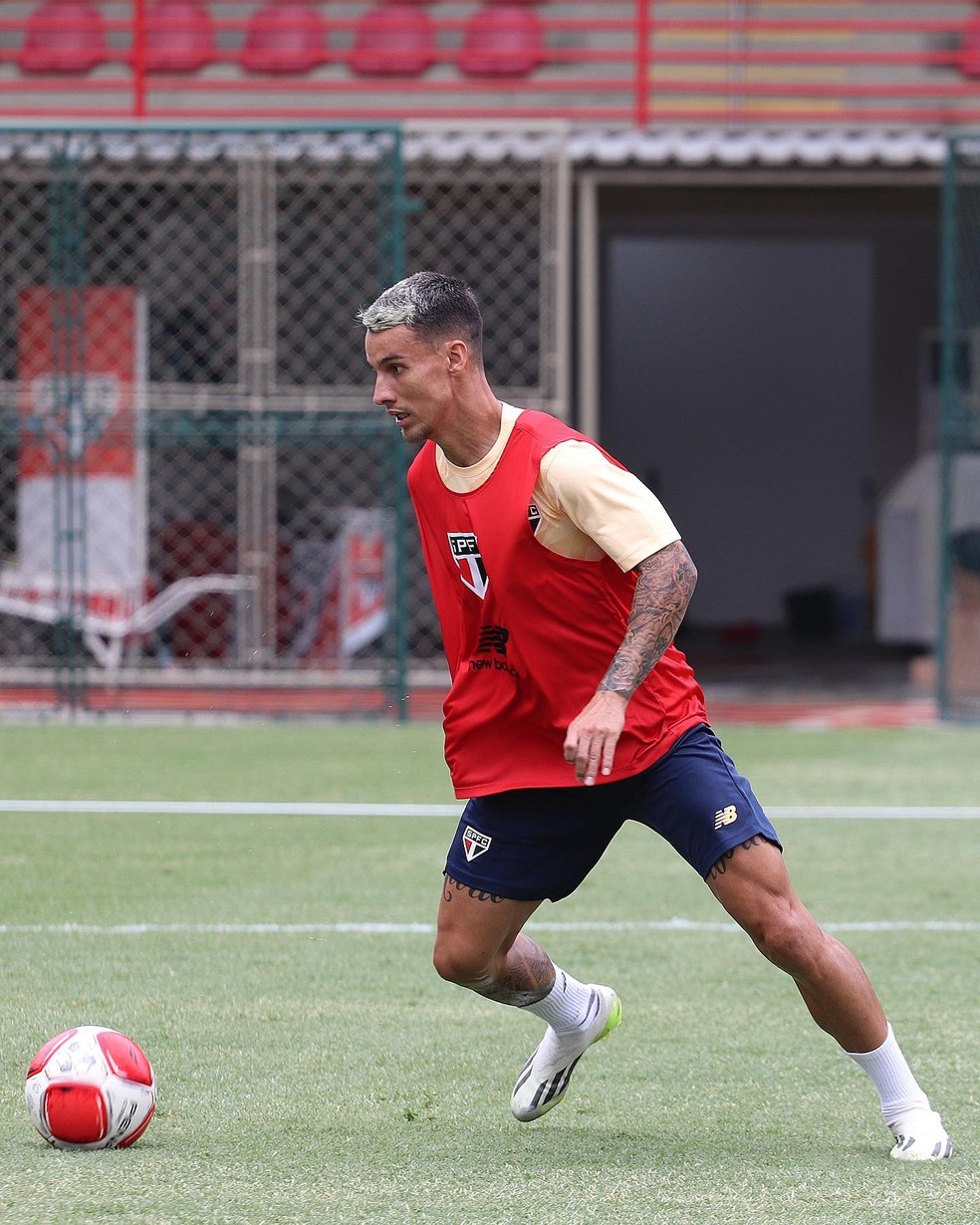 Ferreira em treino do São Paulo — Foto: Rubens Chiri/saopaulofc.net