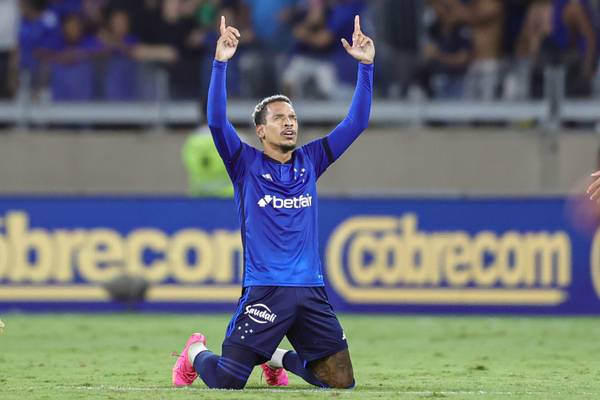 Cruzeiro avalia compra futura de Matheus Pereira e descarta venda de titulares sem preço relevante