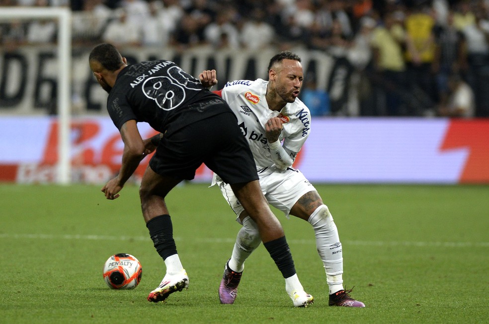 Neymar em Corinthians x Santos — Foto: Marcos Ribolli