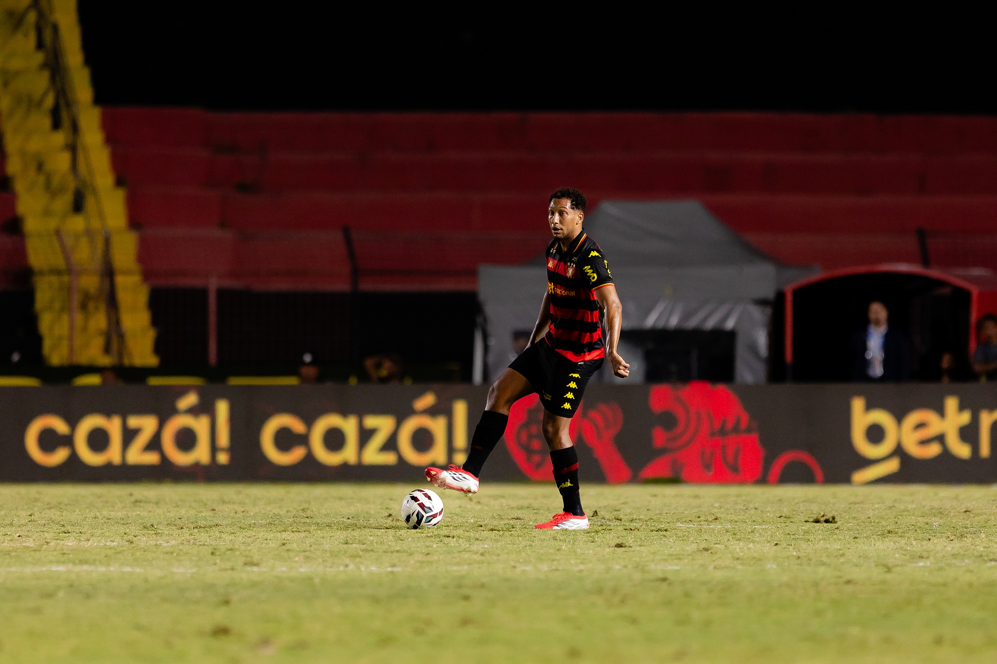 Saiba quem deve substituir Benevenuto na zaga do Sport contra o Fortaleza e provável time