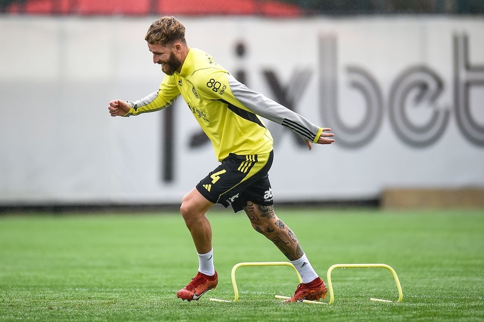 Léo Pereira em treino no Flamengo — Foto: Divulgação / Flamengo